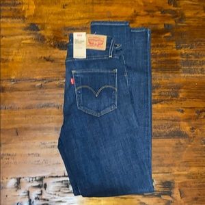Levi’s 721 High-Rise Skinny jeans